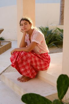 Introducing our Audrey skirt made in collaboration between Audrey Leary and World of Crow. The skirt is made using handwoven jamdani, a traditional weave practised in the eastern part of India known for its lightweight feel and intricate, handwoven patterns, making each piece unique and luxurious. Red color with off white checks Handwoven cotton Elasticated waist Azo-free yarn dye Straight hem Lined Soft feel Fabric feels soft and light SIZE & FIT Falls 30” from the waist True to size Lightweigh Audrey Skirt, Jamdani Fabric, Cuban Shirt, Cuban Shirts, Free Yarn, Desert Colors, Weekend Dresses, Handwoven Fabric, Light Pink Color