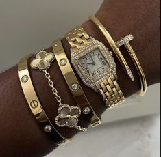 Spring Jewelry Trends, Xoxo Jewelry, Gold Bracelets Stacked, Dope Jewelry Accessories, Wrist Jewelry, Jewelry Accessories Ideas, Dope Jewelry, Spring Jewelry