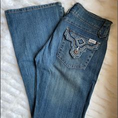 When Jeans Were Jeans! 98% Cotton 2% Spandex Z Cavaricci Low Rise With Embroidered Pockets And Flare Bottom. The Og Skinny Jean. Gently Worn And Stored With Respect For The 90s. Z Cavaricci Jeans, The 90s, Low Rise, Levi Jeans, Jeans Size, Women Jeans, Plus Fashion, Women Shopping, Fashion Trends