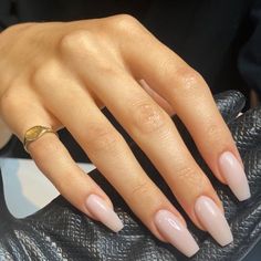 Simple Acrylic Nails Coffin, Classy Neutral Nails, Pinky Nude Nails, Tapered Nails, Formal Nails, Casual Nails, Classy Acrylic Nails, Ballerina Nails, Neutral Nails