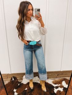 Women's Wide Leg Jeans, Boho Western Outfits Spring, Western Rodeo Outfits For Women, Western Outfits Women Spring, Trendy Western Outfits For Women, Texas Rodeo Outfit, Cowgirl Boots With Jeans, Women’s Western Fashion, Women’s Western Outfits