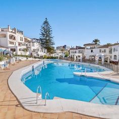 🏖️ Descubre las increíbles villas y apartamentos vacacionales en España y aprovecha nuestra promoción especial. ¡Haz clic en la imagen y reserva ahora para disfrutar de comodidad frente al mar! 🌟 #AlquilerDeVillasDeLujo #VacacionesEnEspaña #OfertasVacacionales