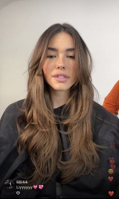 Hair Inspo 2023 Brunette, Curtain Bangs Brown Hair With Highlights, Hair Cut Ideas For Long Hair Layers Face Shapes, Long Hair Blowout, Makeup Natural Look, Rambut Brunette, Light Foundation, Brown Hair Looks