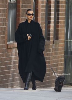 Mantel Outfit, Russian Fashion, Irina Shayk, Fashion Killa, Minimal Fashion, Black Outfit, Parisian Style, Classy Outfits