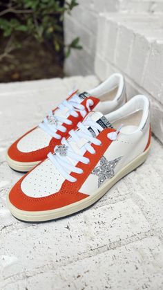 Perfect Orange accented sneaker perfect for Gameday! Orange Accents, Vintage Havana, Clothing Hacks, Red And Black, Havana, White Vintage, Red And White, Boutique, Orange