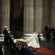 the bride and groom are walking down the steps at their wedding ceremony in washington dc