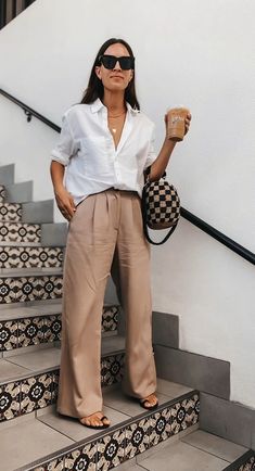 Beige Hose, Minimalist Moda, Outfit Office, Chique Outfit, Style Casual Chic, Chique Outfits, Summer Work Outfits, Casual Work Outfits