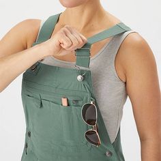 Women's Heirloom Gardening Bib Overalls Styling Green Overalls, Gardening Overalls For Women, Duluth Overalls Women, Outdoorsy Mom Style, Duluth Trading Company Women Outfit, Farming Outfit Women, Bib Overalls For Women Outfit Ideas, Cute Gardening Outfits, Hiking Overalls