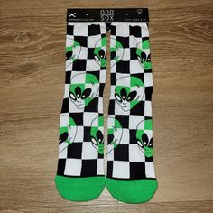 Odd Sox Alien Heads Checkered Novelty Crew Socks Fits Sizes 6-13 New Crazy Socks, Casual Socks, Crew Socks, New Color, Socks, Man Shop, Green, White, Color