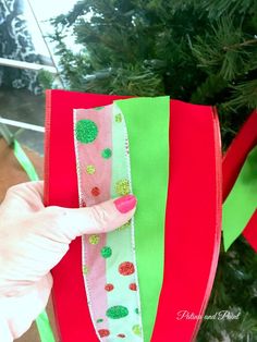 Ribbon On A Christmas Tree, Sketches Architecture, Christmas Tree Decorations Ribbon, Grinch Trees, Christmas Tree Ribbon, Disney Christmas Tree, Grinch Christmas Tree, Ribbon Ideas, Tree Ribbon