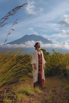 Red Boho Dress, Medicine Woman, Mode Boho, Red Boho, Eco Chic, Japan Photo, Cardigan Women, The Masterpiece, Artist Style