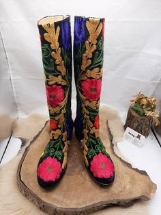 Confortable Boots, Vintage Boots Women, Gum Boot, Boots Floral, Embroidery Boots, Boots Low Heel, Everyday Boots, Under The Rain, Womens Riding Boots