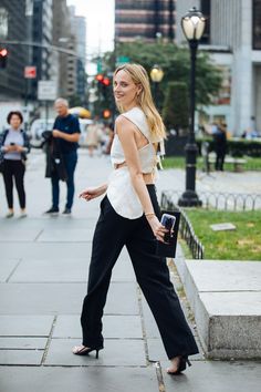 NYFW SS2023 full gallery – Sandra Semburg Red Kitten Heels, Balmain Jacket, Yellow Suit, Boucle Jacket, Street Look, Swimwear Brands, Silk Pajamas