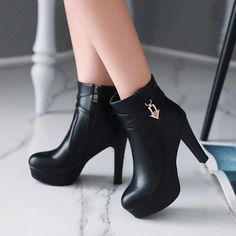 Shoes Boot, Boot Design, Shoes Heels Classy, Girly Shoes, High Heels Shoes, Dress Shoes Womens, Fashion Heels, Fashion High Heels