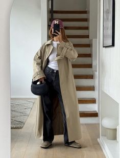 Dublin Outfit Spring, Trenchcoat Outfits, Outfit Trenchcoat, Trench Coat Outfit Fall, Trenchcoat Outfit, Hm Outfits, Old Money Winter, Trench Outfit, Trench Coat Fall