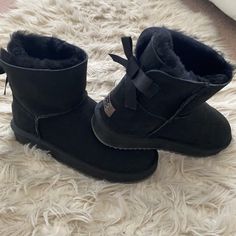 Condition: Brand New Color: Black Size: 8 Description: Nk2005 Mini Bailey Bow Corduroy (Black), Brand New Ugg. Was Bought In Australia. 100% Australian Wool. Comes With Dust Bag (Box Is Not Included) Item: Nk2005 Original Price: $470 Black Uggs With Bows, Black Bailey Bow Uggs, Black Uggs Outfit, Ugg Black Boots, Uggs Mini, Pretty Slippers, Ugg Mini Boot, Uggs Black, Uggs With Bows