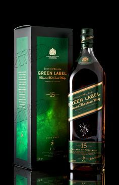 Johnnie Walker Green Label, Whiskey Packaging, Johnny Walker, Whisky Drinks, Whiskey Brands, Blended Scotch Whisky, Whiskey Drinks