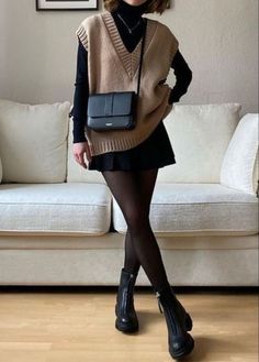 Korean Fall Outfits, Japan Outfits, Thanksgiving Outfit Ideas, Cute Thanksgiving Outfits, Thanksgiving Outfit Women, Japan Outfit, Skandinavian Fashion, Winter Skirt Outfit