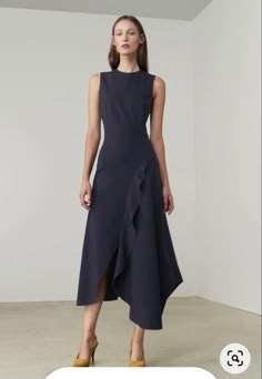 Victoria Beckham Wedding Dress, Asymmetric Ruffle Dress, Victoria Beckham Outfits, Victoria Beckham Dress, Victoria Beckham Style, Asymmetrical Skirt, Ruffle Dress, Victoria Beckham, Look Fashion