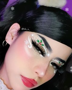 Christmas Lights Makeup Looks, Alt Christmas Makeup, Snowflake Makeup Looks, Snowflake Eye Makeup, Creative Christmas Makeup Looks, Christmas Inspired Makeup, Makeup For Downturned Eyes, Christmas Makeup Looks