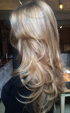 Cabello Afro Natural, Rambut Brunette, Hairstyles For Layered Hair, Blowout Hair, Hair Inspo Color, Long Hair Cuts