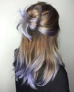 Hair Color Underneath, Peekaboo Hair, Hair Color Streaks, Lilac Hair, Lavender Hair, Pretty Hair Color, Peinados Fáciles Para Cabello Corto, Natural Hair Styles Easy