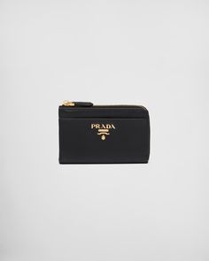 the prada wallet in black leather