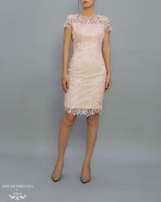 Mother of the bride dress Knee length dress Color: blush pink Sleeves: short sleeves This lace is seasonal and limited Production: 4-6 weeks