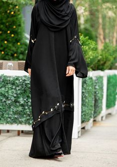 Khalilah Abaya Abaya Lace, Batwing Abaya, Burqa Designs, Black Abaya Designs, Abaya Pattern, Modern Abaya, Abaya Hijab