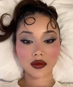 Scorpio Makeup, Concert Makeup Looks, Concert Makeup, Tiktok Makeup, 80s Makeup, Learn Makeup, Dewy Makeup, Swag Makeup, Basic Makeup