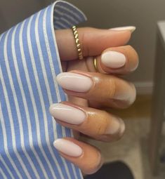 Simple Summer Nails, Almond Acrylic Nails Designs, Summer Nails 2024, Bridesmaids Nails, Wow Nails, Classy Acrylic Nails, Nails 2024, Neutral Nails, Minimalist Nails