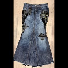 Rare Find! A Very Unique And A Very Well Made Long Stretchable Denim Maxi Skirt, Adorned With Lace And Rhinestones. Never Worn! Perfect To Style In So Many Ways. Very Versatile. Boho Denim Skirt, Diy Long Jean Skirt, Shoes For Long Skirts, Sewing Maxi Skirt, Cute Long Skirts, Unhinged Fashion, Reworking Clothes, Sew Maxi Skirts, Silly Outfits