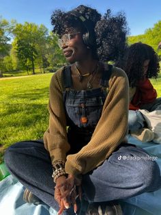 Natural Tones Outfit, Relaxed Outfits Black Women, Boho Outfits Black Women School, Vintage Black Women Aesthetic, Cozy Earthy Outfits, Modest Boho Outfits Black Women, Black Women Earthy Aesthetic, Earthy Black Women Aesthetic, Black Women Aesthetic Outfits