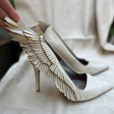 Super Cool Winged Beige Heels Bought In Paris In The Early Late 90’s - 2000’s. Can’t See The Brand Nor Do I Know Sorry. But They’re Really Cool! Beige Heels, White Heels, Super Cool, Shoes Women Heels, I Know, Shoes Heels, Color White, Women Shoes, Paris