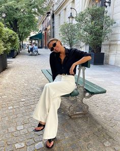 Corporate Girly, Casual Chique Stijl, Office Fits, Beach Mom, Money Clothes, How To Look Expensive, Madrid Fashion, Chique Outfit, Style Parisienne