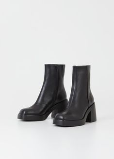 Black Boots Woman, Black Boot Heels, Heels Boots Outfit, Black Chunky Boots, Boots Outfit Ankle, Heeled Chelsea Boots, Boots Woman, Boots Tall, Boots Chunky