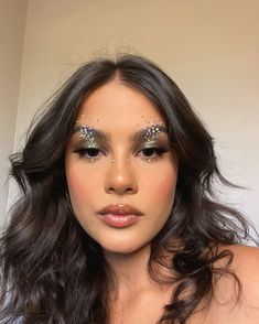 Edc Makeup, Alien Makeup, Fashion Outfits Dresses, Rhinestone Makeup, Outfits Dresses, Glamorous Makeup, Festival Makeup