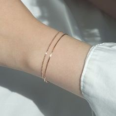 Aesthetic Hand Bracelet, Hand Jewelry Rings, Jewelry 2023, Fancy Jewelry Necklace, Minimalist Accessories, Casual Jewelry, Bangles Jewelry Designs