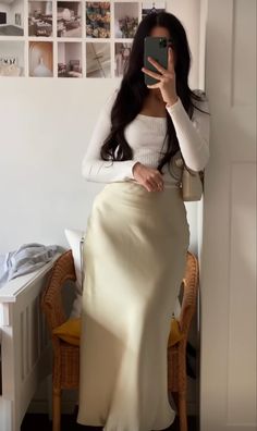 Elegant Classy Feminine Outfits, Modest Woman Aesthetic, Woman Wardrobe, Pretty Summer Outfits Modest, Classy Feminine Outfits Casual, Skirts And Tops Outfits, Outfits Aesthetic Modest, Intern Fits, Modestly Outfits