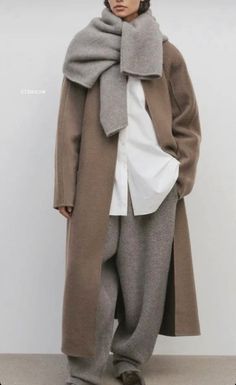 Japandi Fashion Style, Rugged Fashion, Spring Basics, Outfit Ideas 2024, Africa Trip, Outfit Blazer, American Dress, Wardrobe Outfits, Street Style Winter