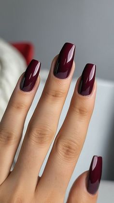 Oxblood Nails Acrylic, Plum Acrylic Nails Design, Deep Red Nails Designs, Dark Fall Nails, Short Nail Art Ideas, Red Fall Nails, Red Sparkly Nails, Maroon Nail Designs, Maroon Nail