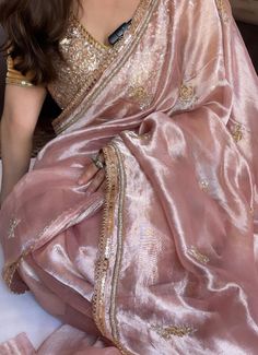 Wedding Saree Aesthetic, Pink Saree Aesthetic, Pink Indian Aesthetic, Saree Aesthetic, Pink Sari, Pink Core, Desi Fits