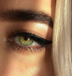 ♔p| @somebodyyelse Petunia Evans, Womenswear Shoes, Hazel Green Eyes, Eyes Aesthetic, Eye Contacts, Green Eye, Edgy Makeup, Fitness Articles