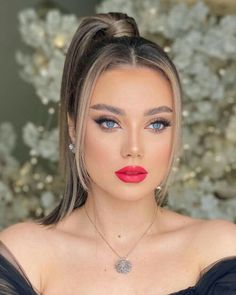 Rep Frizura, Simple Prom Hair, Most Beautiful Eyes, Bleach Blonde, Penteado Cabelo Curto, High Ponytails, Pretty Eyes, Celebrity Hairstyles, Ponytail Hairstyles