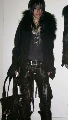 Vkei Style Clothes, Gyaruo Men Fashion, Emo Boy Clothes, Vkei Clothes, Japanese Punk Fashion, Vkei Outfits, Visual Kei Outfits