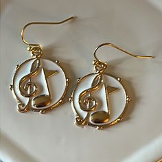 Musical Notes Earrings Made With Enamel And Gold Plated Earrings. *Approx 1” *Gold Plated Earwire Piano Earrings, Music Themed Jewelry, Music Note Earrings, Music Earrings, Music Therapist, Violin Players, Club Fashion, Band Art, Musical Notes