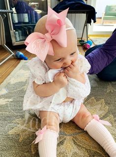 This is for 1 headband bow with skinny nylon headband attached, with or without monogram. Baby Headband Bow, Headband Bows, Monogram Baby Girl, Baby Milestones Pictures, Baby Announcement Pictures, Personalized Bow, Headband Bow, Baby Bow Headband, Newborn Headband