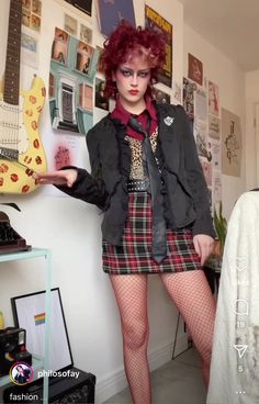 new wave goth outfit inspo ! New Wave Punk Fashion, Alternative Colorful Outfits, 1980s New Wave Fashion, Maximalist Fashion Aesthetic, New Wave Fashion 80s Women, New Wave Aesthetic Outfit, Queer Aesthetic Outfit, Artsy Goth Outfits, Mcr Outfit Ideas