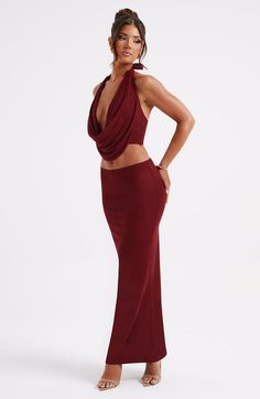 Get that IT girl energy in the Chrishelle maxi skirt. designed with a flattering body hugging fit for a snatched silhouette. Pairs perfectly with the matching Chrishelle top. metallic accessories and minimal heels. Colour: Burgundy. Premium stretch... Burgundy Maxi Skirt Outfit, Bday Dresses, Burgundy Background Aesthetic, Homecoming Dresses Corset, White Dress Spring, It Girl Energy, Casual Women Outfits, Midi Dress Wedding Guest, Metallic Accessories