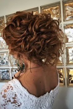 High Curly Updo Wedding, Curly Hairstyles For Medium Hair Wedding, Curly Bridal Updo, Curly Updos For Medium Hair, Curly Wedding Hairstyles, Curly Bridal Hair, Bride Updo, Hair Styels